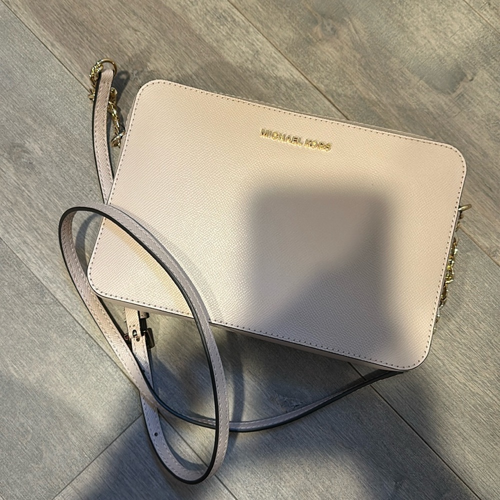 Michael kors beige cross body: Leather Jet Set East West Crossbody